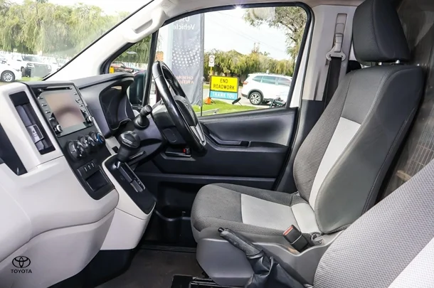 2020 Toyota Hiace LWB image 8