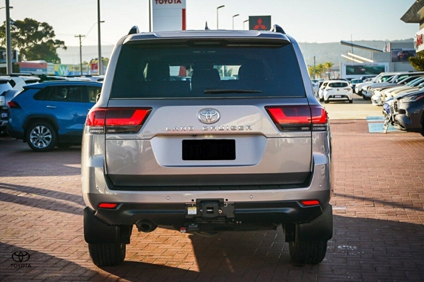 2024 Toyota Landcruiser VX image 7