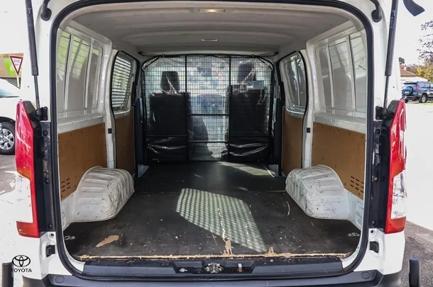 2020 Toyota Hiace LWB image 10