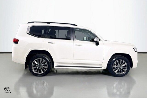2022 Toyota LANDCRUISER Sahara ZX image 10
