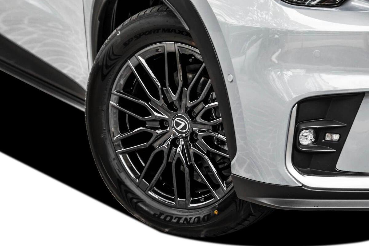 2024 Lexus LBX Sports Luxury Auto 2WD image 18