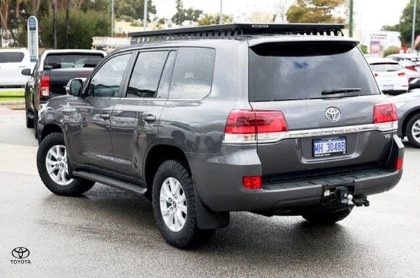 2020 Toyota Landcruiser VX image 3
