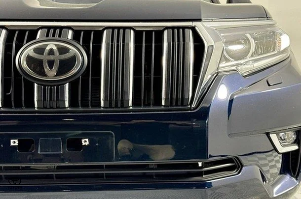 2023 Toyota Prado GXL image 3