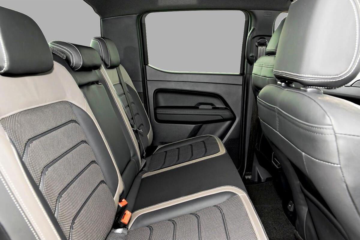 2024 Volkswagen Amarok TDI600 Aventura NF Auto 4MOTION Perm MY24 Dual Cab image 9