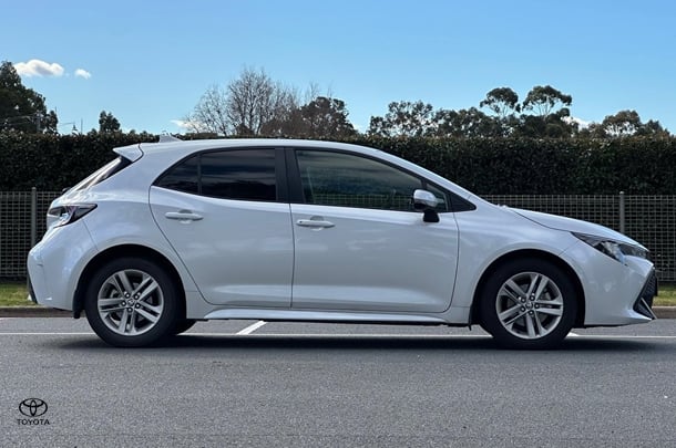 2022 Toyota COROLLA Ascent Sport image 2