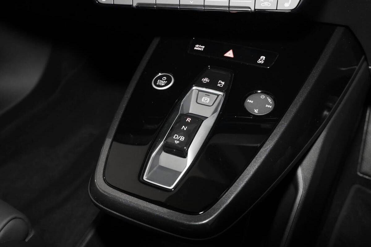 2025 Audi Q4 e-tron 55 Auto e-quattro MY25 image 18