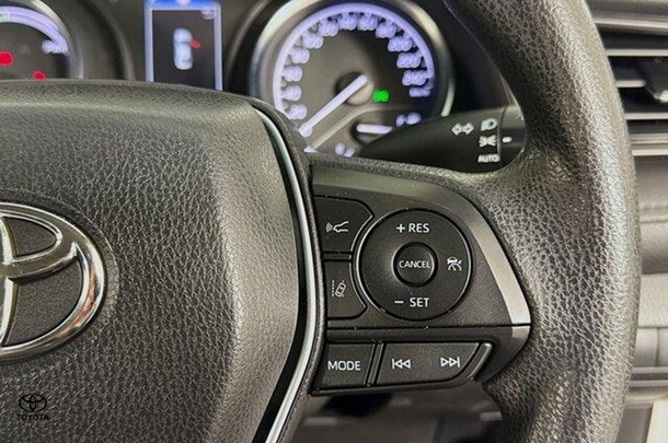 2021 Toyota Camry Hybrid Ascent image 18