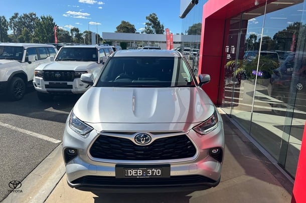 2024 Toyota Kluger GX image 3