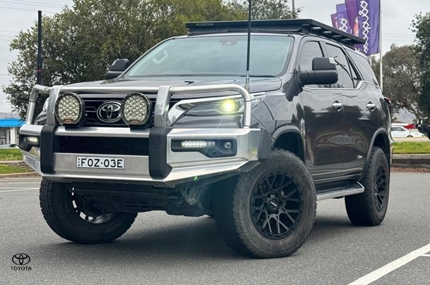 2020 Toyota FORTUNER Crusade image 2