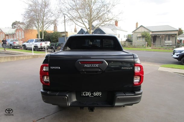 2022 Toyota Hilux 4x4 Rogue image 5