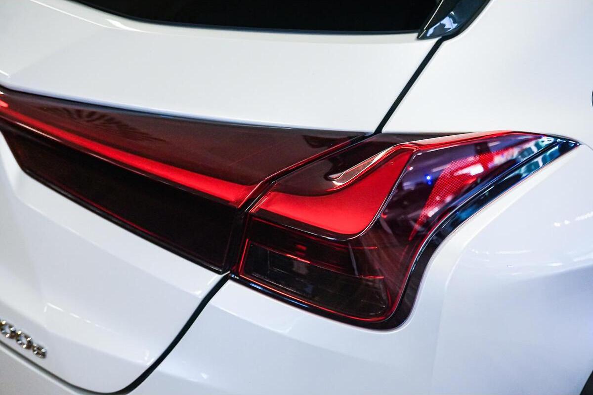 2024 Lexus UX UX300e Sports Luxury Auto FWD image 16