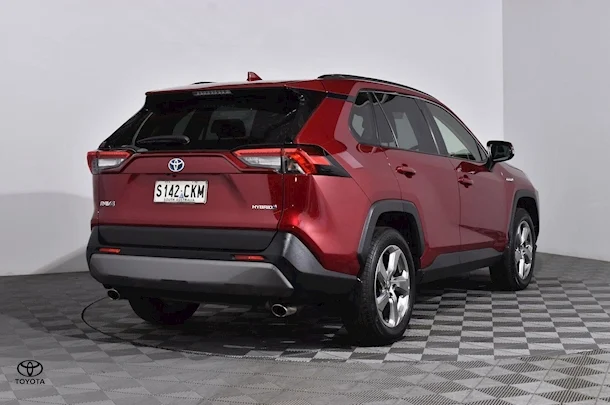 2021 Toyota RAV4 GXL image 2