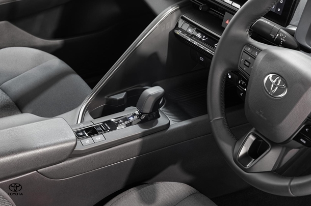 2023 Toyota C-HR Hybrid GXL-2WD image 23