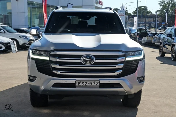 2022 Toyota Landcruiser Sahara image 3