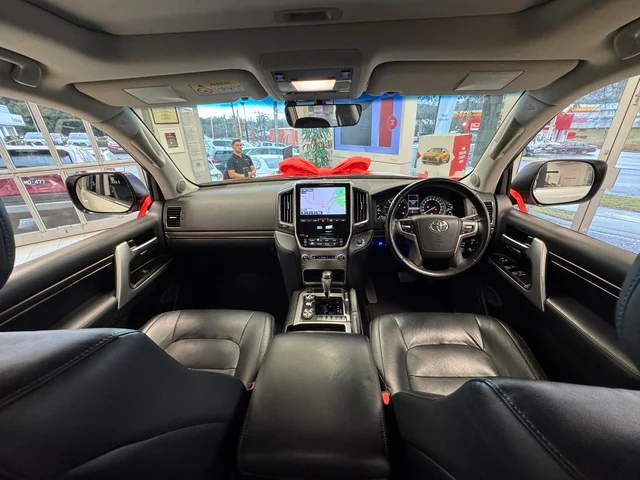 2019 Toyota Landcruiser VX image 14