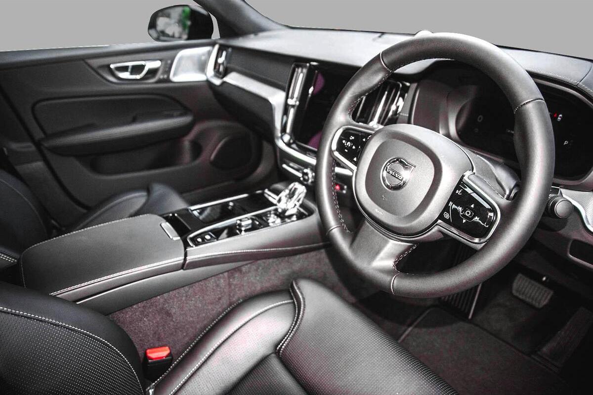 2024 Volvo S60 Recharge T8 Black Edition Auto AWD MY24 image 6