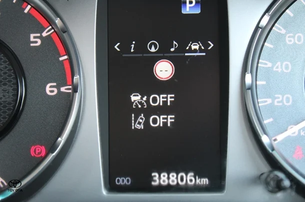 2023 Toyota Hilux 4x4 SR5 image 27