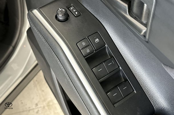 2024 Toyota Kluger Hybrid GX AWD image 13