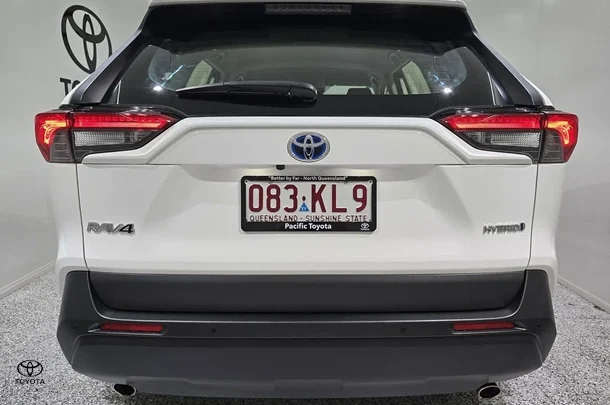 2024 Toyota RAV4 Hybrid GX-2WD image 3