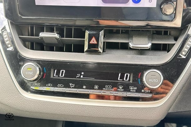 2022 Toyota Corolla Hatch Hybrid Ascent Sport image 19