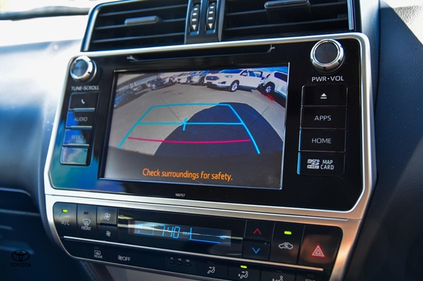2019 Toyota Prado GX image 12