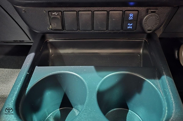 2021 Toyota Hilux SR image 22