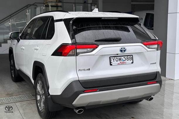 2024 Toyota RAV4 Hybrid GXL AWD image 8