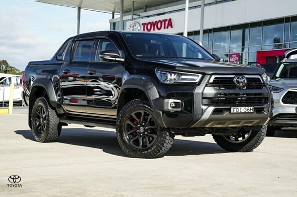 2023 Toyota Hilux 4x4 Rogue image 1