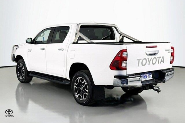 2022 Toyota Hilux SR5 image 6