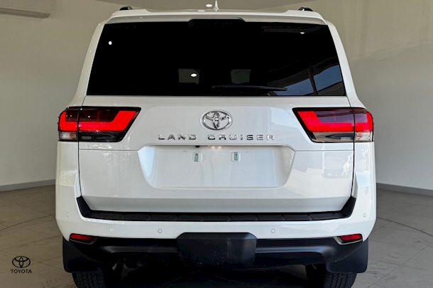 2022 Toyota Landcruiser GXL image 11