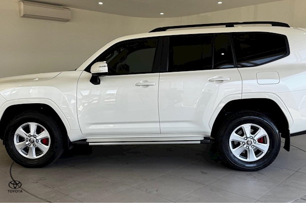 2022 Toyota Landcruiser GXL image 7