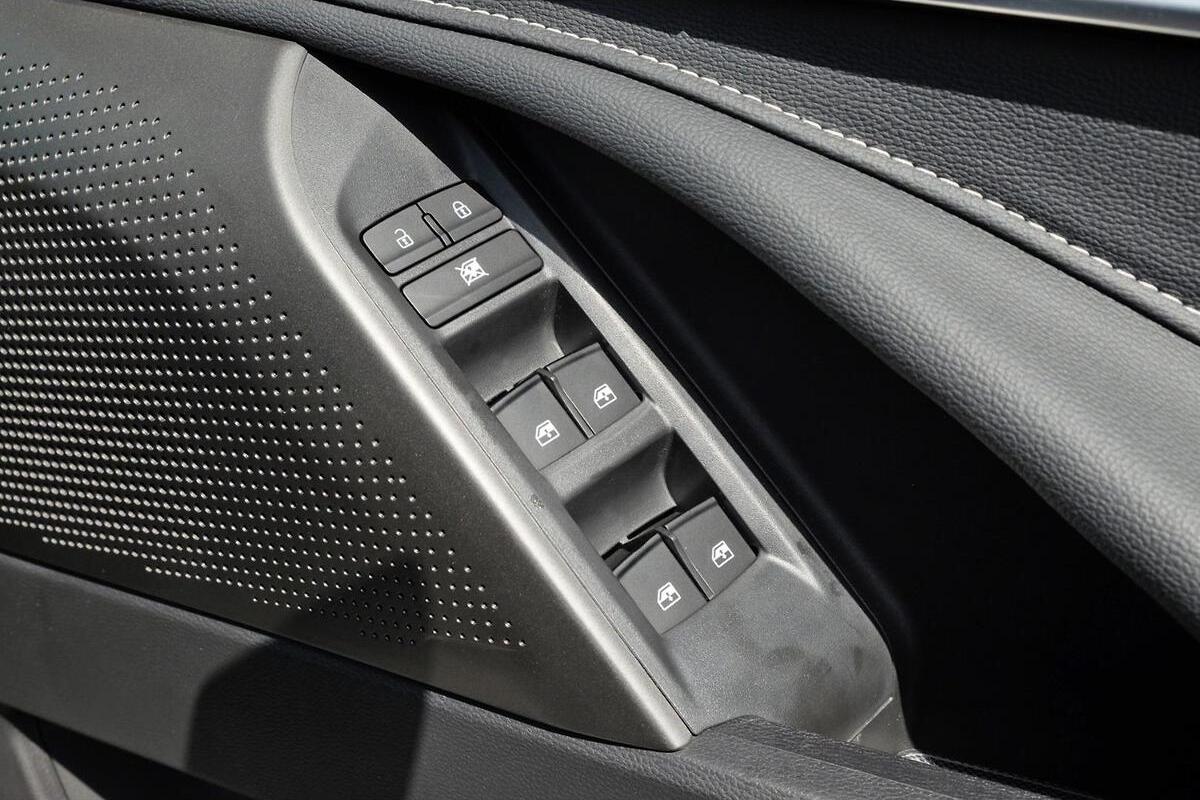 2024 LDV D90 Executive Auto 4x4 image 17