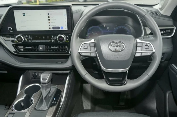 2024 Toyota Kluger Hybrid AWD GRANDE image 7