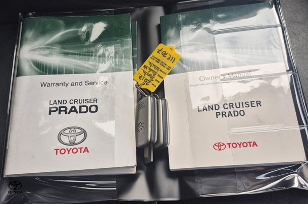 2017 Toyota Prado VX image 24