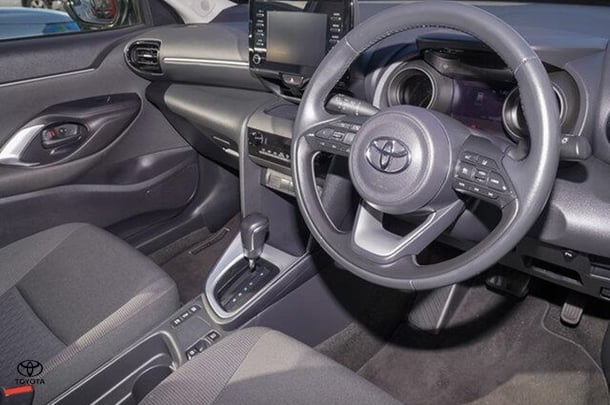 2022 Toyota Yaris Cross Hybrid GX image 6