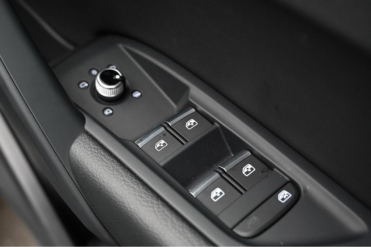 2024 Audi Q5 40 TDI Sport Auto quattro ultra MY25 image 16