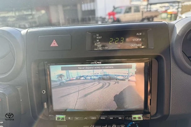 2017 Toyota LC Military GXL image 21