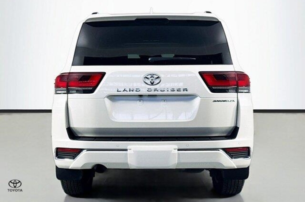 2022 Toyota LANDCRUISER Sahara ZX image 7