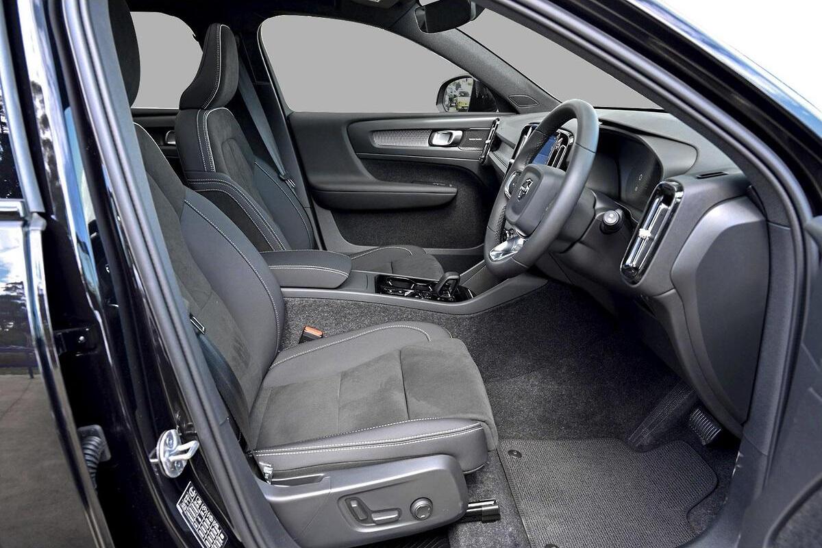 2024 Volvo XC40 Black Edition Auto AWD MY25 image 6