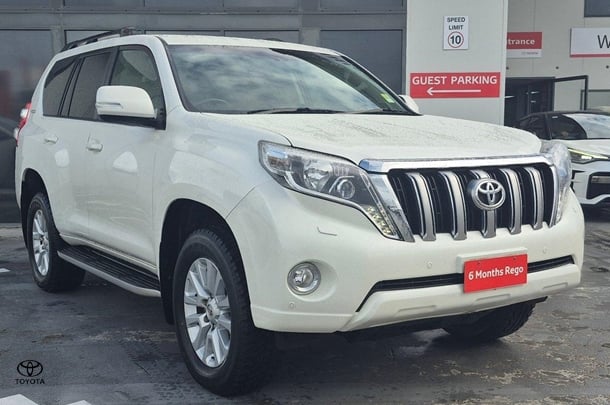 2017 Toyota Prado VX image 3