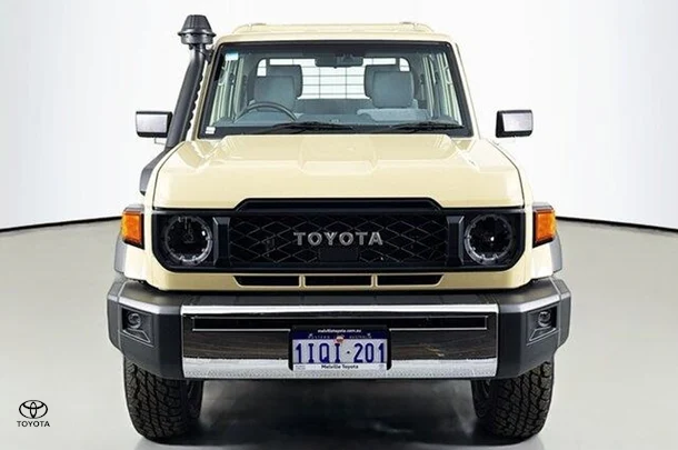 2025 Toyota LANDCRUISER MILITARY GXL image 2