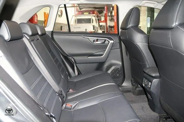 2019 Toyota RAV4 Hybrid Cruiser-AWD image 7