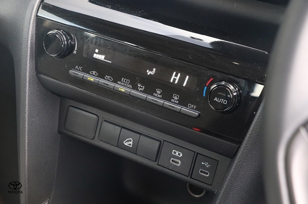 2024 Toyota Yaris Cross Hybrid GX image 18