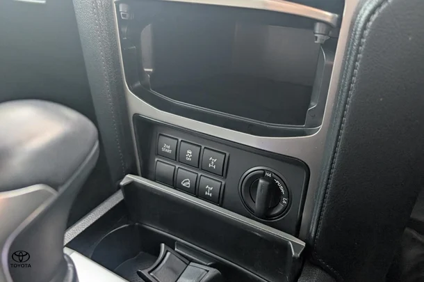 2021 Toyota Prado GXL image 42