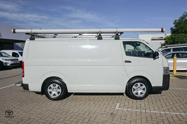 2017 Toyota Hiace LWB image 3