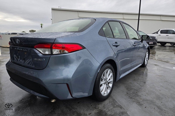 2022 Toyota Corolla Sedan Hybrid Ascent Sport image 12