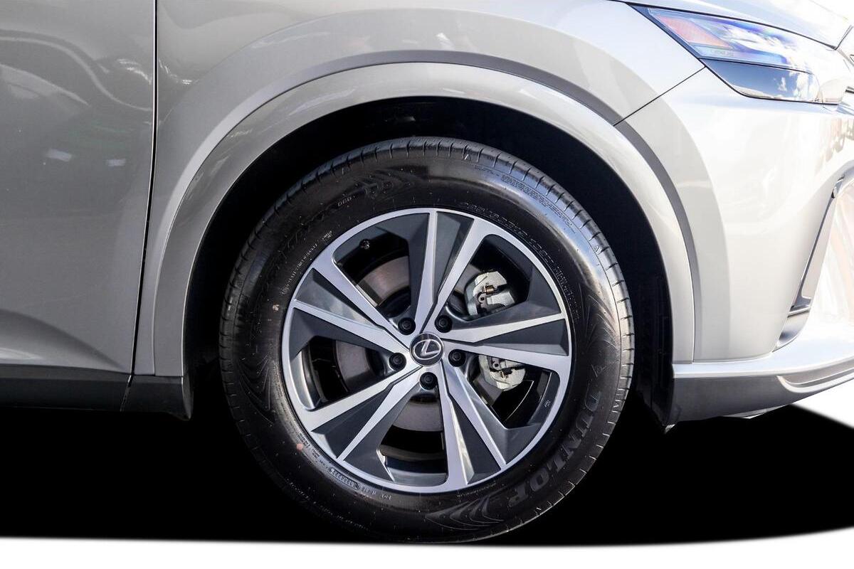 2025 Lexus RX RX350h Luxury Auto eFour image 9