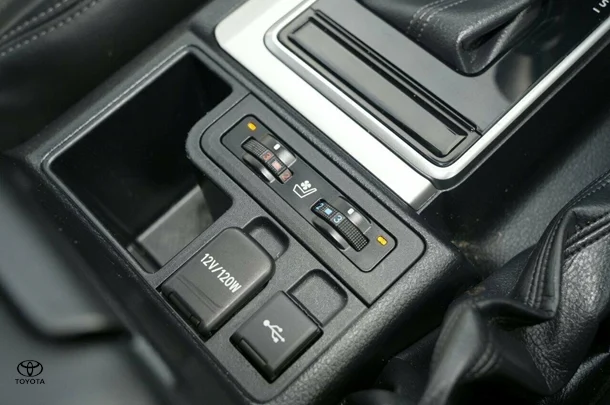 2021 Toyota Prado VX image 18