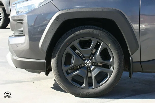 2023 Toyota RAV4 Edge AWD image 5