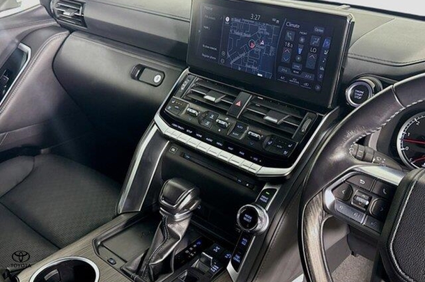 2022 Toyota LANDCRUISER Sahara ZX image 14